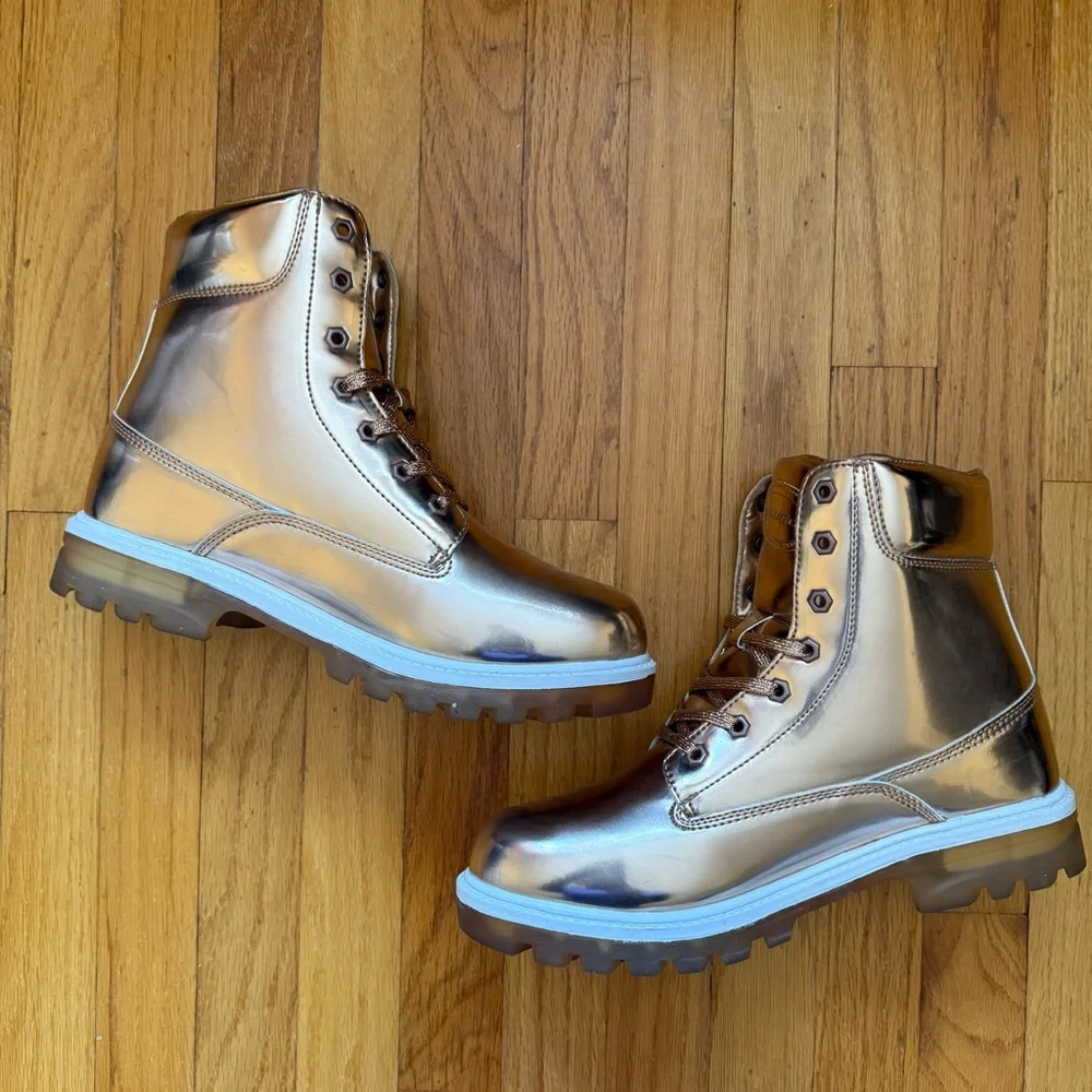 Lugz shiny metallic